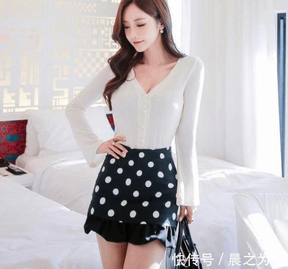 包臀裙 包臀裙从来不会让人失望,简约不简单的搭配, 最深得人心