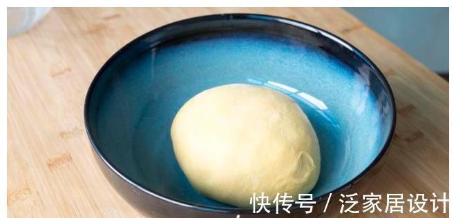 烤盘|红薯最好吃又简单的做法,打入2个鸡蛋,不用加水,出锅金黄诱人