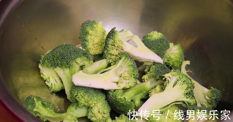 脆嫩|炒西兰花,最忌直接炒和焯水了,教你3招,脆嫩入味,营养不流失
