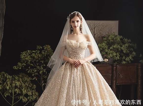 去拍婚纱照时,这3款婚纱你最想先穿哪件?测他是不是真的喜欢你