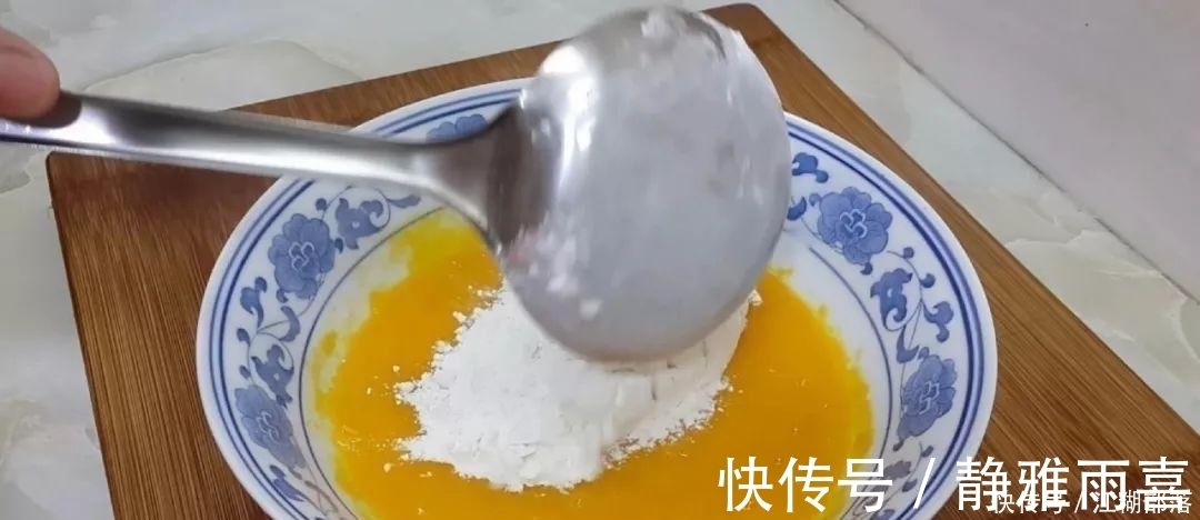 南瓜又出新吃法,不用油炸,比面包馒头做法简单,比南瓜饼还好吃