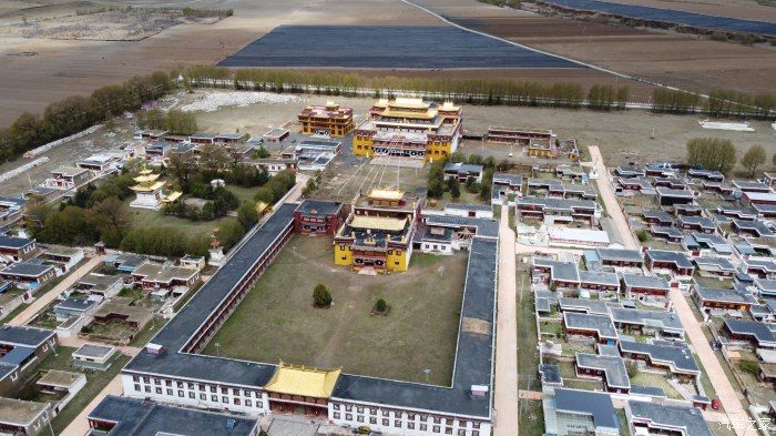 惠远寺|开着爱车来到惠远寺，藏区唯一由清政府出资建设寺院