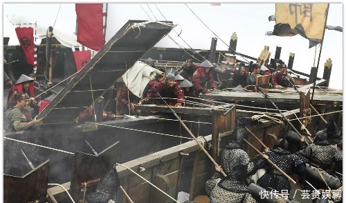 木板|一体弱不能骑马的武将，坐在木板车上指挥打仗，战胜敌人百万大军