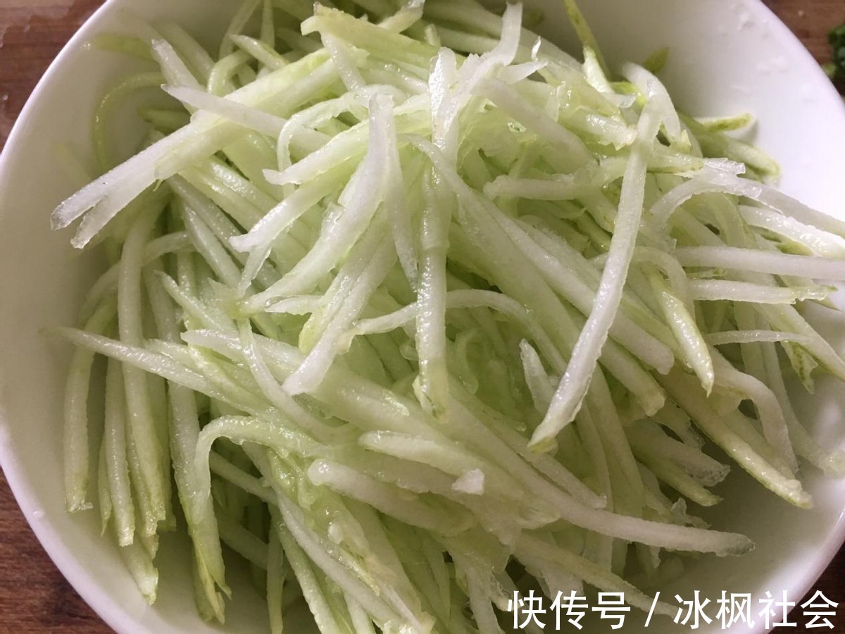 美味|自制美味凉皮，香辣开胃，太好吃了，再也不用出去吃了