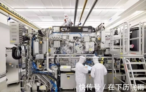 逼着中国发展?荷兰ASML总裁急了:不卖中国,3年后他们就能掌握