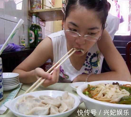 医生|26岁女孩呕吐物呈“粪便样”, 医生无奈救得一时也救不了命