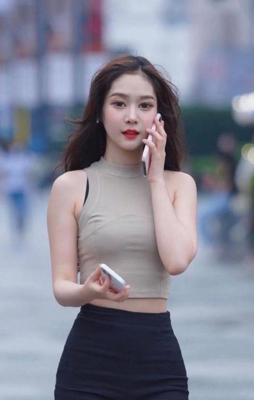 街拍 一枚活泼可爱的小姐姐,魅力远胜都美竹了吧?