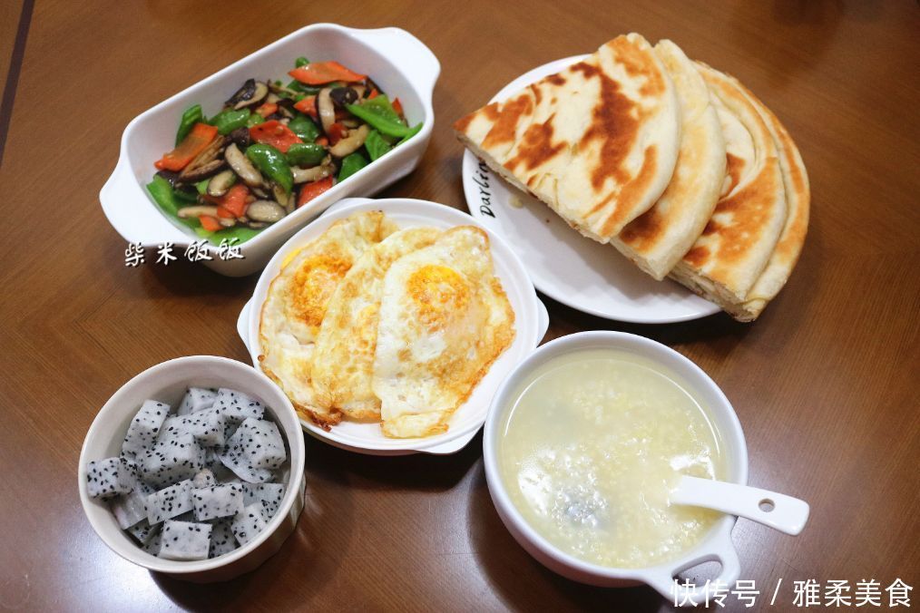  我家一日三餐，早餐饼，午餐饺子，晚餐炒菜，家常饭菜味道好