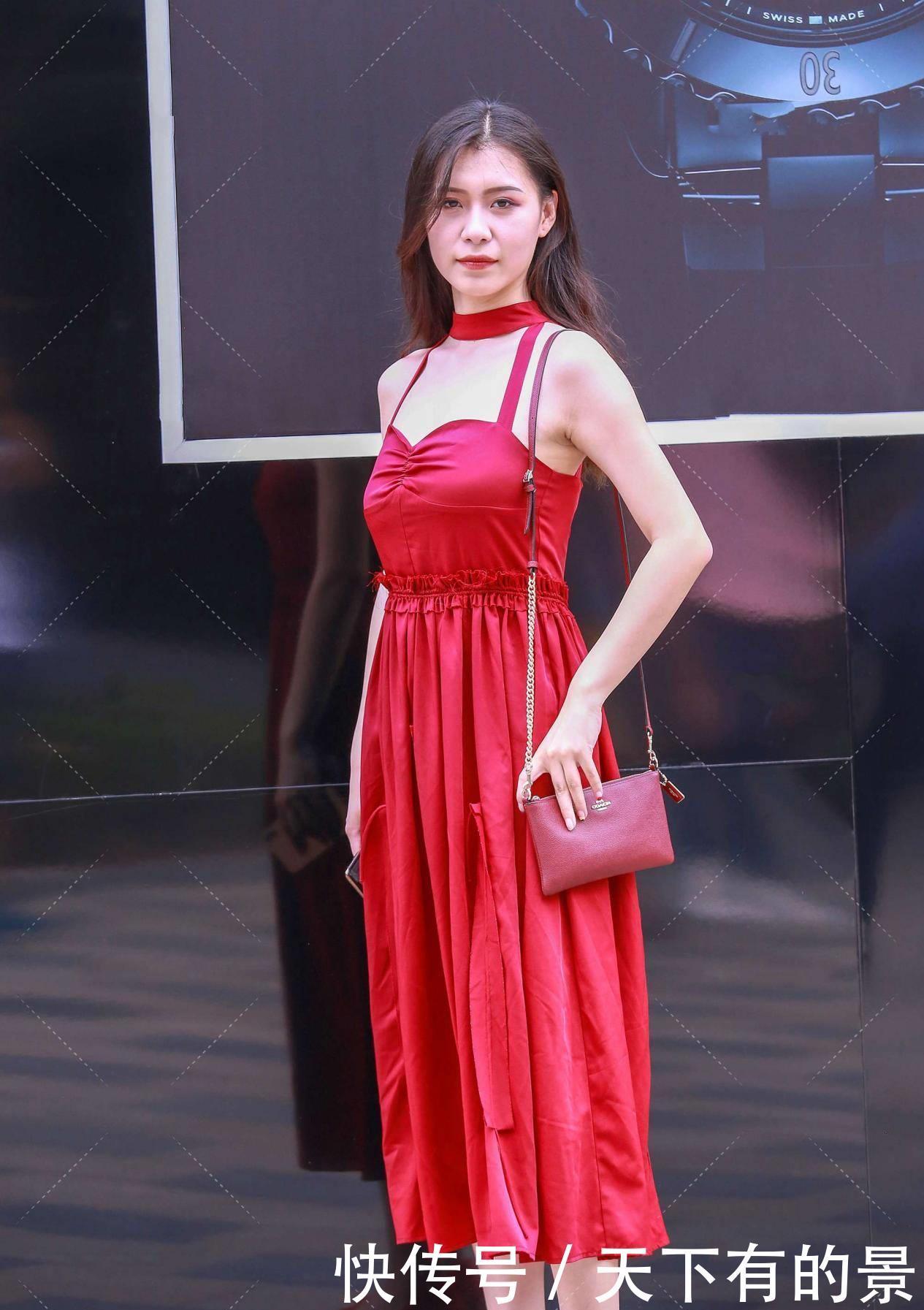 饱和度|红色收腰礼服裙子,优雅大气,打造明朗清新的既视感
