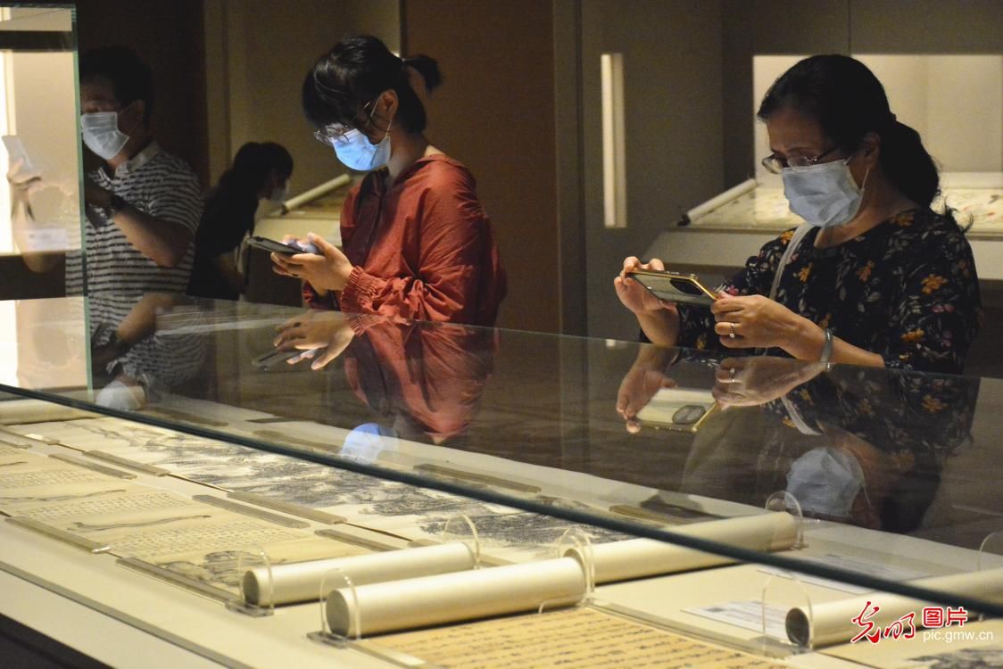 高山景行&上海博物馆举办“高山景行”受赠文物展