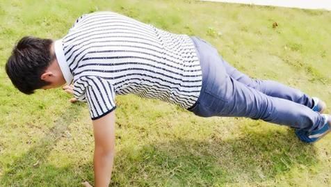 蜕皮|男性脚部若出现3个表现,多半“暗示”你与长寿有缘,早知早受益