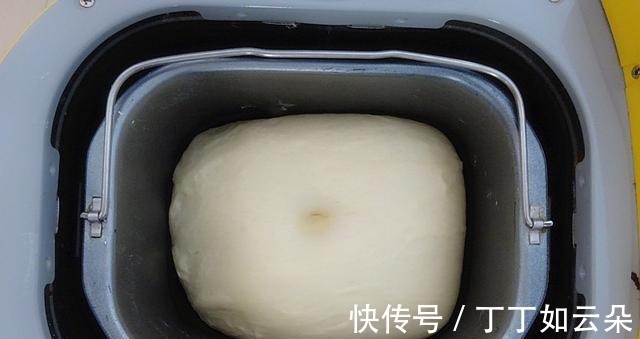 这个早餐孩子最爱吃,简单一搅香酥可口,能量满满上课才更专心!