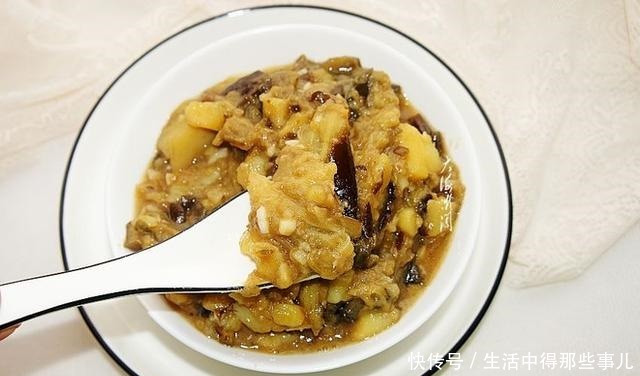 无论男女,晚上空腹吃点它,清肠排便,瘦得很快,口臭便秘消失了