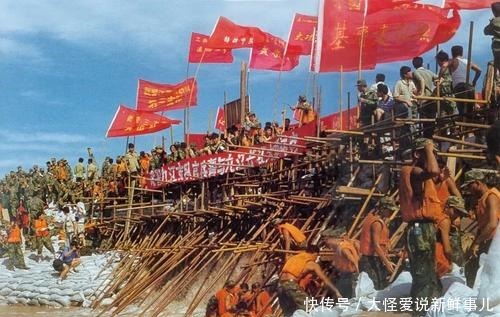 拿人的身躯能把河流阻塞吗当然能!看看他们在98年大洪水中吧!