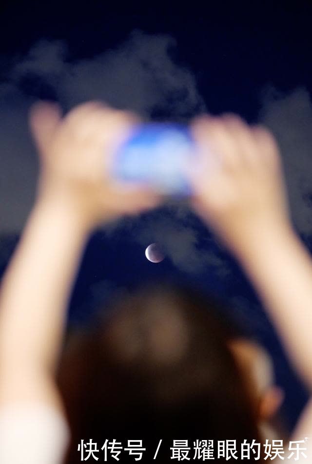 新华社记者 新华全媒+|“超级红月亮”