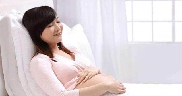 化妆|孕妇怀孕依然化浓妆结果宝宝畸形,你还孕期化妆吗?