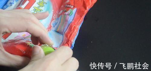 塑料瓶|洗衣粉上套个塑料瓶,这个用途太厉害了,要是早点知道就好了