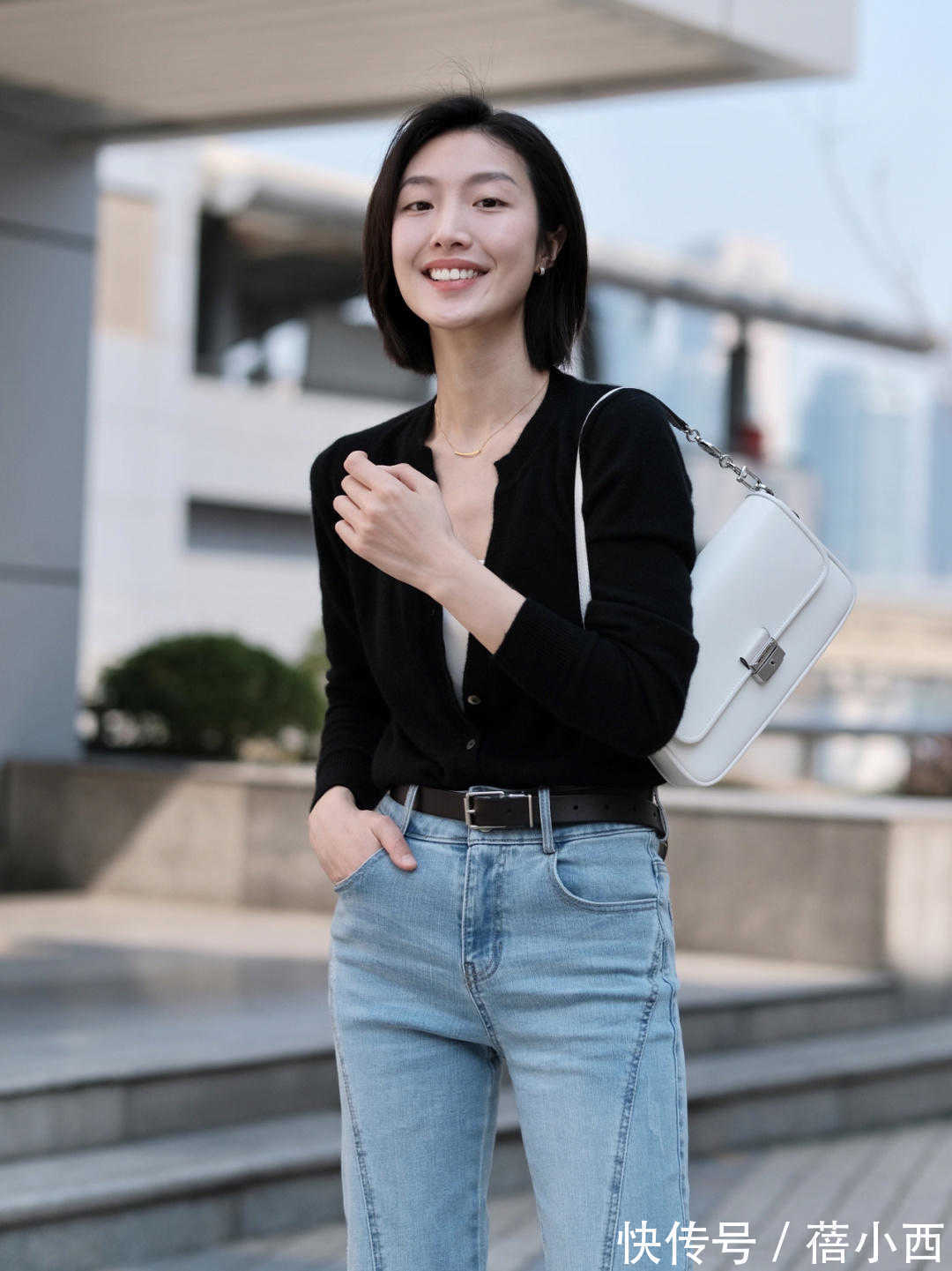 博主 想在春天穿得更时髦吗?用针织衫来穿搭凹造型,路人都夸你好看