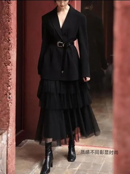 初春最时髦的3款连衣裙，5种搭配法则，掌握多种风格