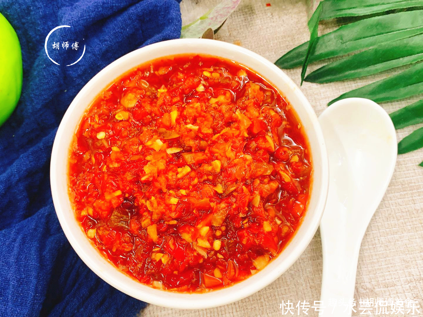 椒放入到|做辣椒酱时,只放盐可不行!多加2样料,辣椒酱不发霉不长毛,香