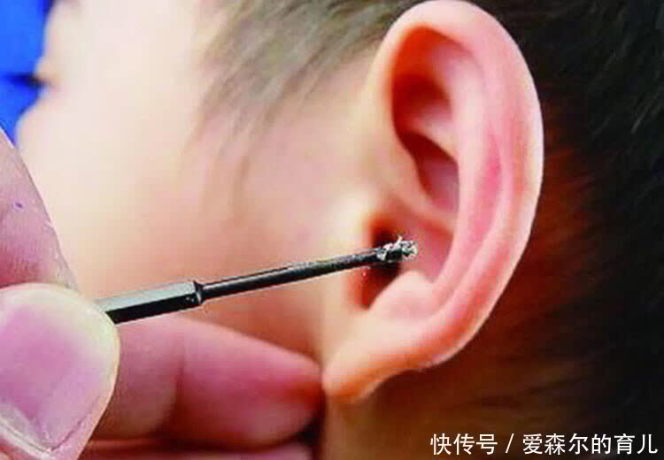 孩子|娃耳朵进虫子，妈妈果断地处理方式救了孩子的听力，连医生都夸赞