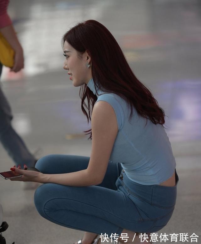简约|牛仔裤的搭配更显简约，彰显时髦感，温柔又可爱