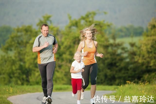 孩子|毁掉一个孩子有多简单?父母的这些行为,正在一点点伤害他们