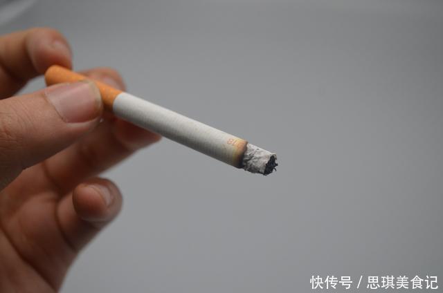 白醋|抽烟满屋子烟味怎么办?一个简单的方法,轻松去除烟味,简单实用