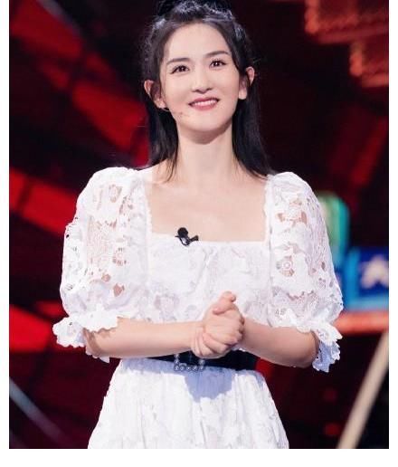 《脱口秀大会4》半决赛:选手表现不佳,周奇墨96票直接晋级