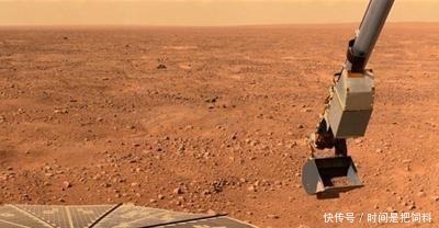 凤凰号 它飞跃6亿千米, 来到火星的北极, 一铲下去, 为科学家带来惊喜!