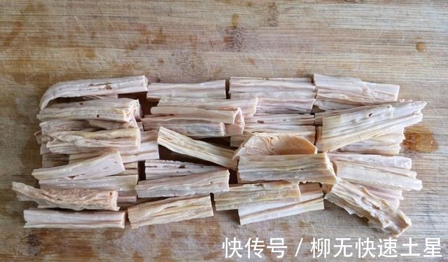 你的生活|腐竹怎么做最下饭和香菇一起炒,美味快手,好吃到停不下来!