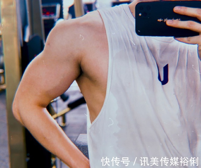 小哥|鼻子高又挺的肌肉小哥，最近练的勤，纬度真的又大很多！