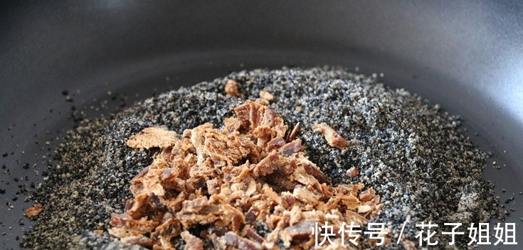 红糖|80岁奶奶常吃黑芝麻，家常做法，营养美味又简单，越吃越精神！