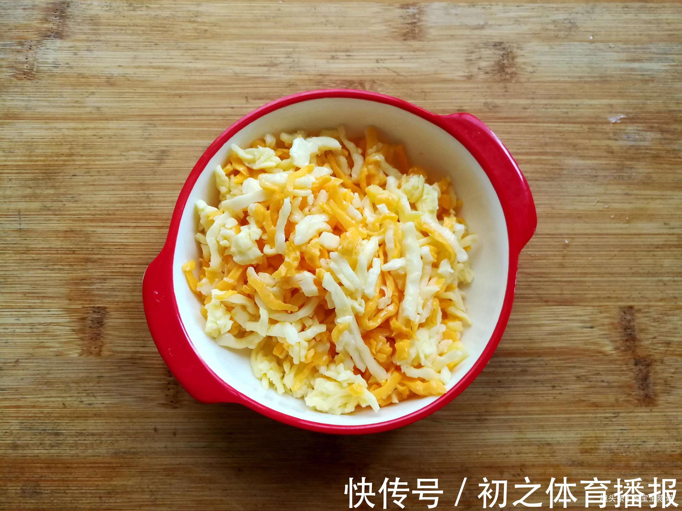 脆皮肠|6年里做了上百次披萨，孩子最爱这口味，香软蓬松，好吃又解馋