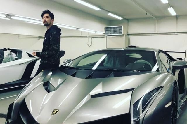 周杰伦是在教《快本》做人?收礼争议陷“双标”,底线在哪里?