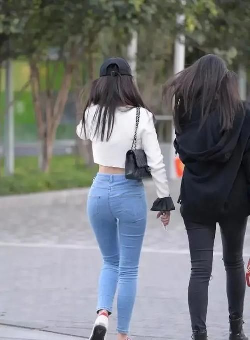 率性|好看精致的瑜伽裤穿出时尚感，带来轻松的美丽效果，率性自然