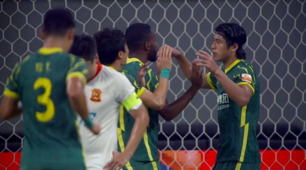 北京国安队|国安2-1！巴坎布双响很愉快！李霄鹏一脸懵逼，李金羽翘着二郎腿