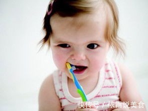 四个月|宝宝长牙齿该吃什么样的食物,家长一定要懂,不然影响牙齿发育