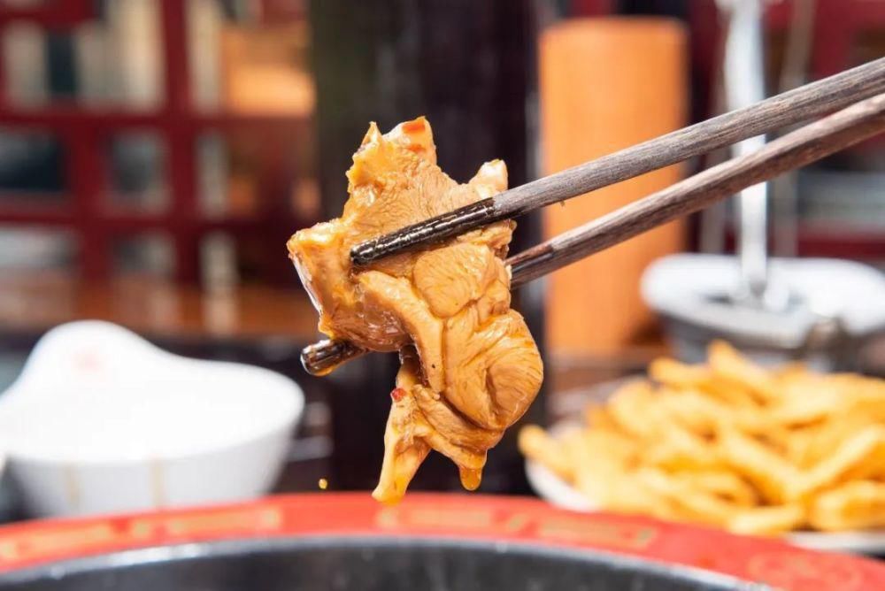 火锅|人均居然30+!红桥这家肥肠鸡火锅,吃出“黑科技”!吃到扶墙出~