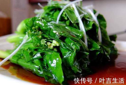 青菜|为啥饭店里的炒青菜那么好吃大厨教你2个妙招,炒出来又香又脆