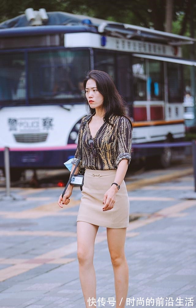 瑜伽裤","m":"7405088bf8c37eeeb2fa5d002c4dde73e99e28ee","nlabel":"stat_3045740437:zm.news.so.com:576O6aOf5rS75Zyw5Zu+,pageType_zmt,glevel_3","ntag":"tfashion;sfashion_时尚;kfashion_1:穿搭;kfashion_1:瑜伽裤;call_P:全类:时尚