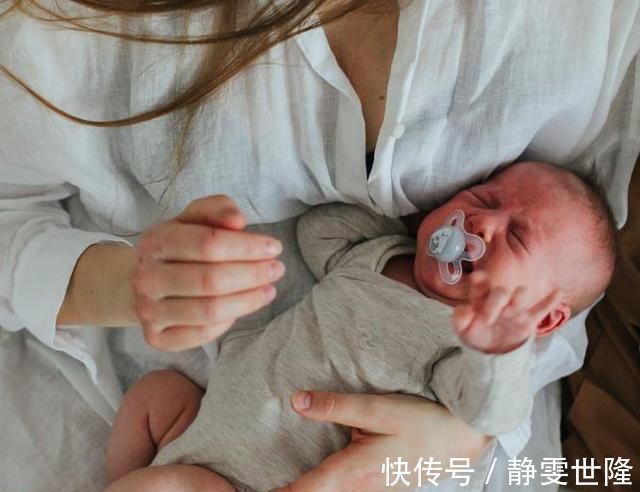 睡眠时间|3个月以内的宝宝，睡着后“总惊醒”，证明更聪明？