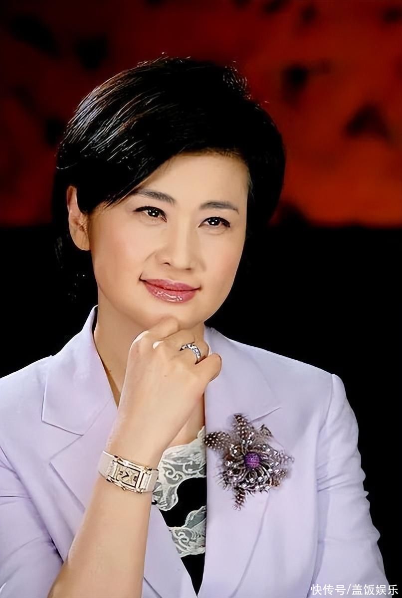 著名主持人吴小莉晒全家福!富豪老公罕露面,20岁女儿长腿吸睛 - 360娱乐,你开心就好