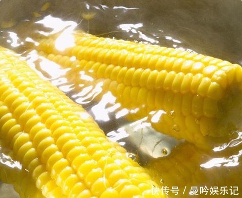  下锅|水煮玉米可别急着下锅掌握这“3个”技巧，玉米香甜又可口