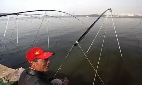 被很多人忽视的钓法,秋冬季节专钓大鲫鱼,比台钓强好几倍!