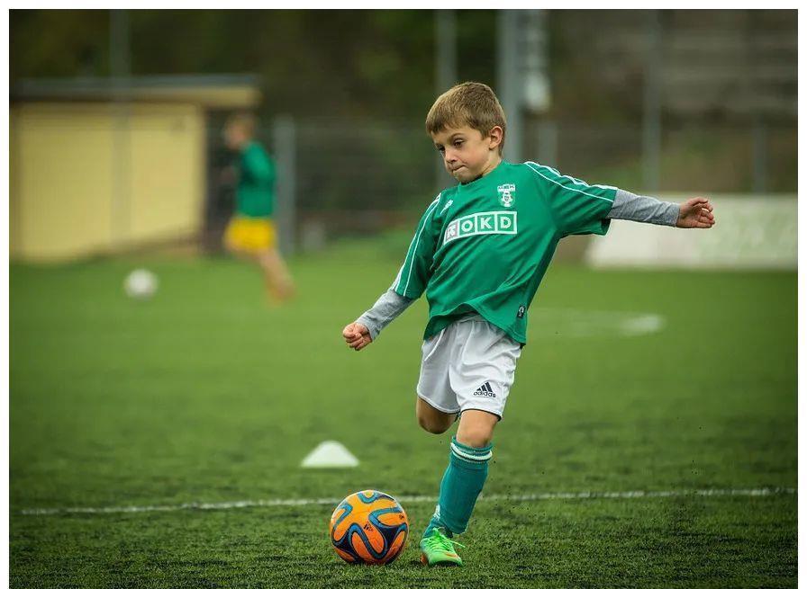 发育期|孩子13岁,吃了它,身高永远停在了1米4……