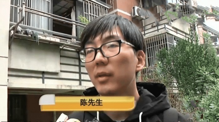 家具|住9年公租房退房后,男子让下任给3万家具费,租客你拿走