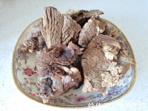 烩菜|晒一家3口的晚餐，荤素搭配营养好，网友：这是家的味道