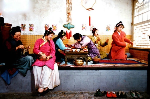 赎身$?《红楼梦》里,是什么原因让袭人拒绝赎身?