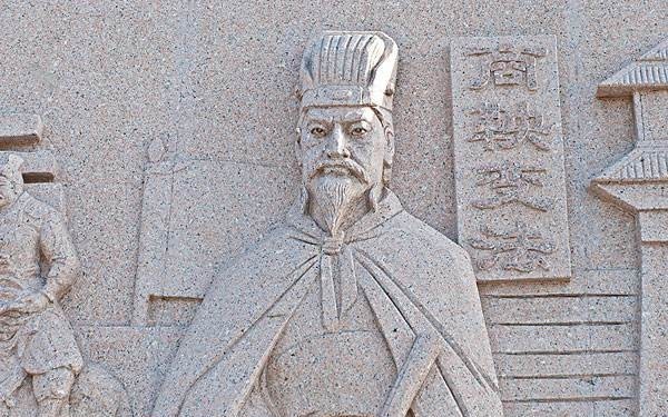 强大|商鞅变法让秦国强大,但也带来1个致命缺陷,此后每个朝代都中招